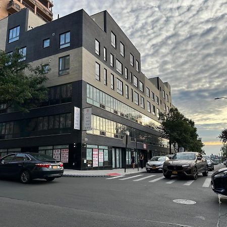 Regal Inn & Suites New York Laguardia Hotel Экстерьер фото