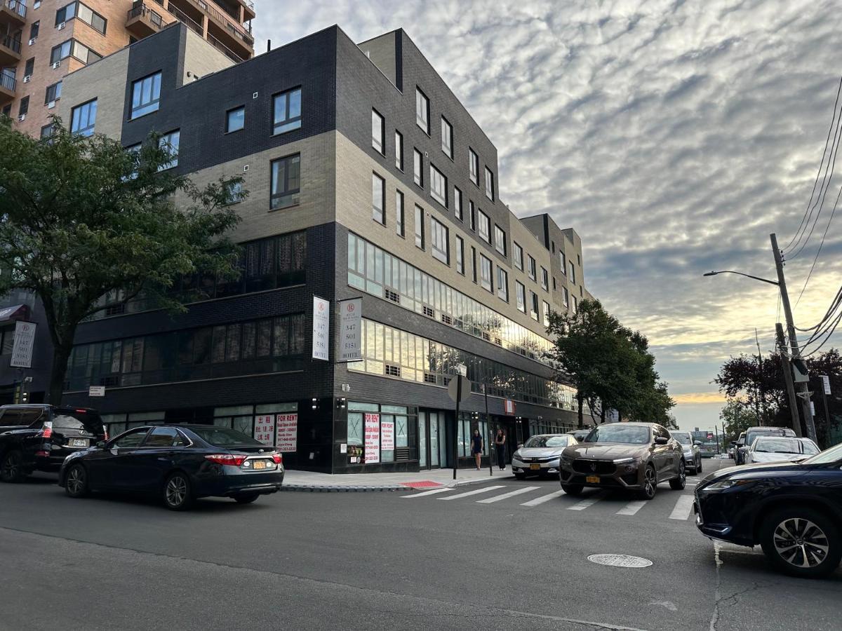 Regal Inn & Suites New York Laguardia Hotel Экстерьер фото