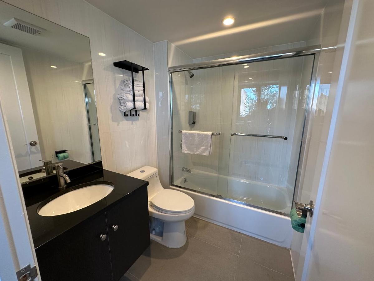Regal Inn & Suites New York Laguardia Hotel Экстерьер фото
