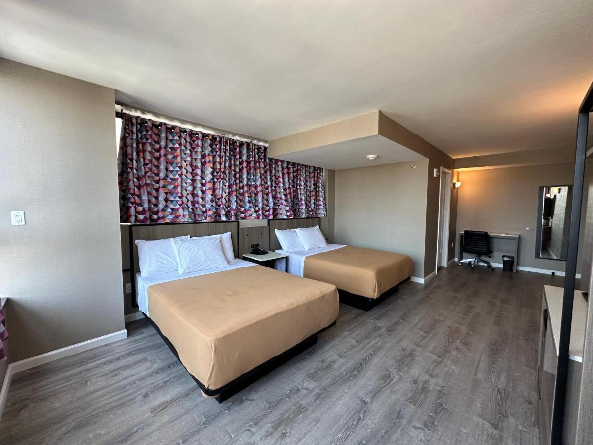 Regal Inn & Suites New York Laguardia Hotel Экстерьер фото