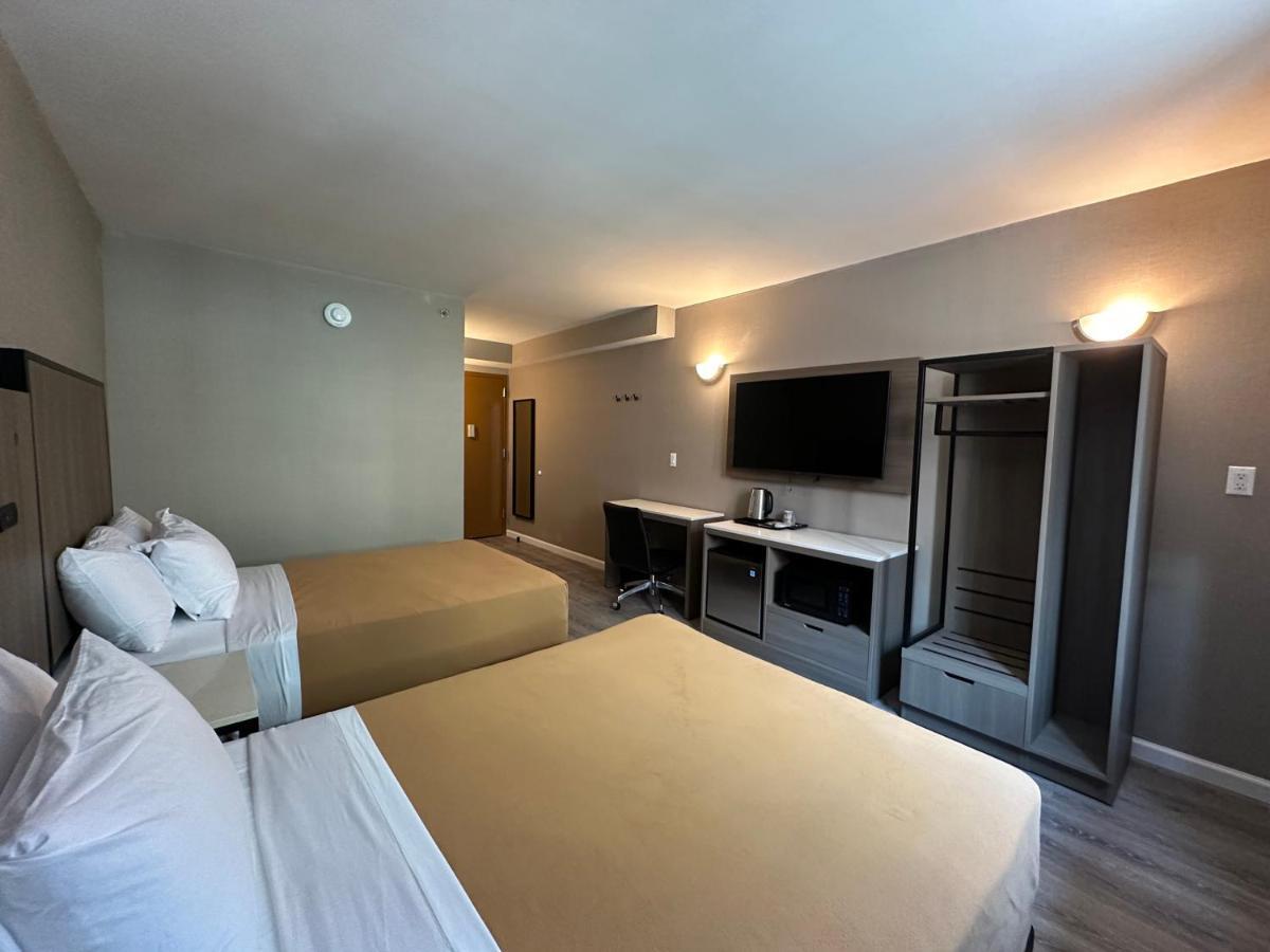 Regal Inn & Suites New York Laguardia Hotel Экстерьер фото
